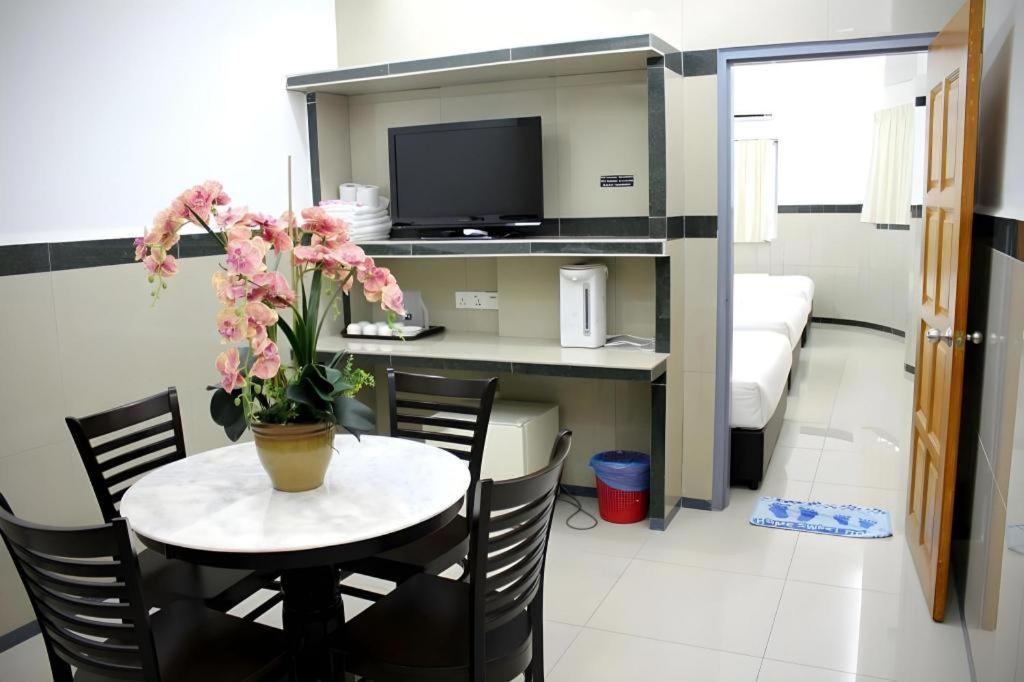 Burmahtel Hotel Джордж Таун Екстериор снимка